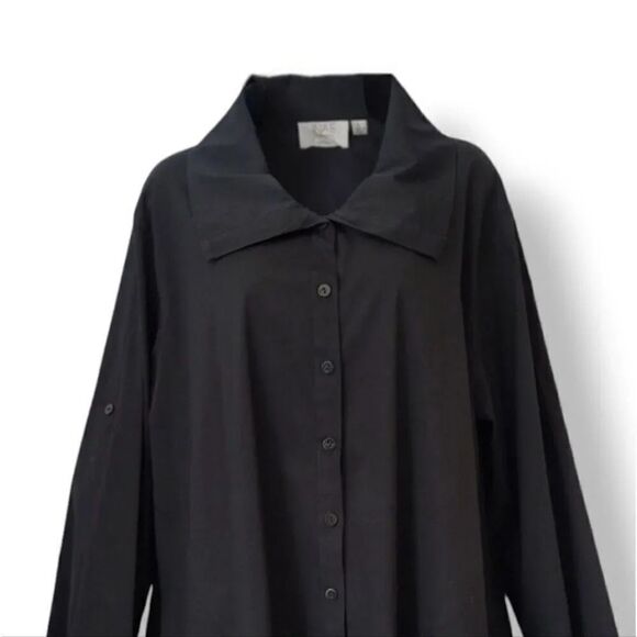 INAE Collection Handkerchief Hem Button Down Roll Tab Sleeve Tunic Top in Black - Picture 3 of 10